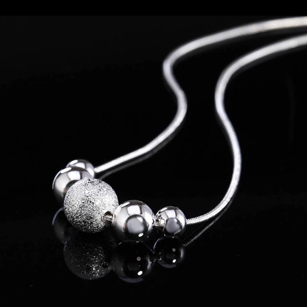 ❗️Moving SALE FINAL❗️ Gorgeous Silver Necklace